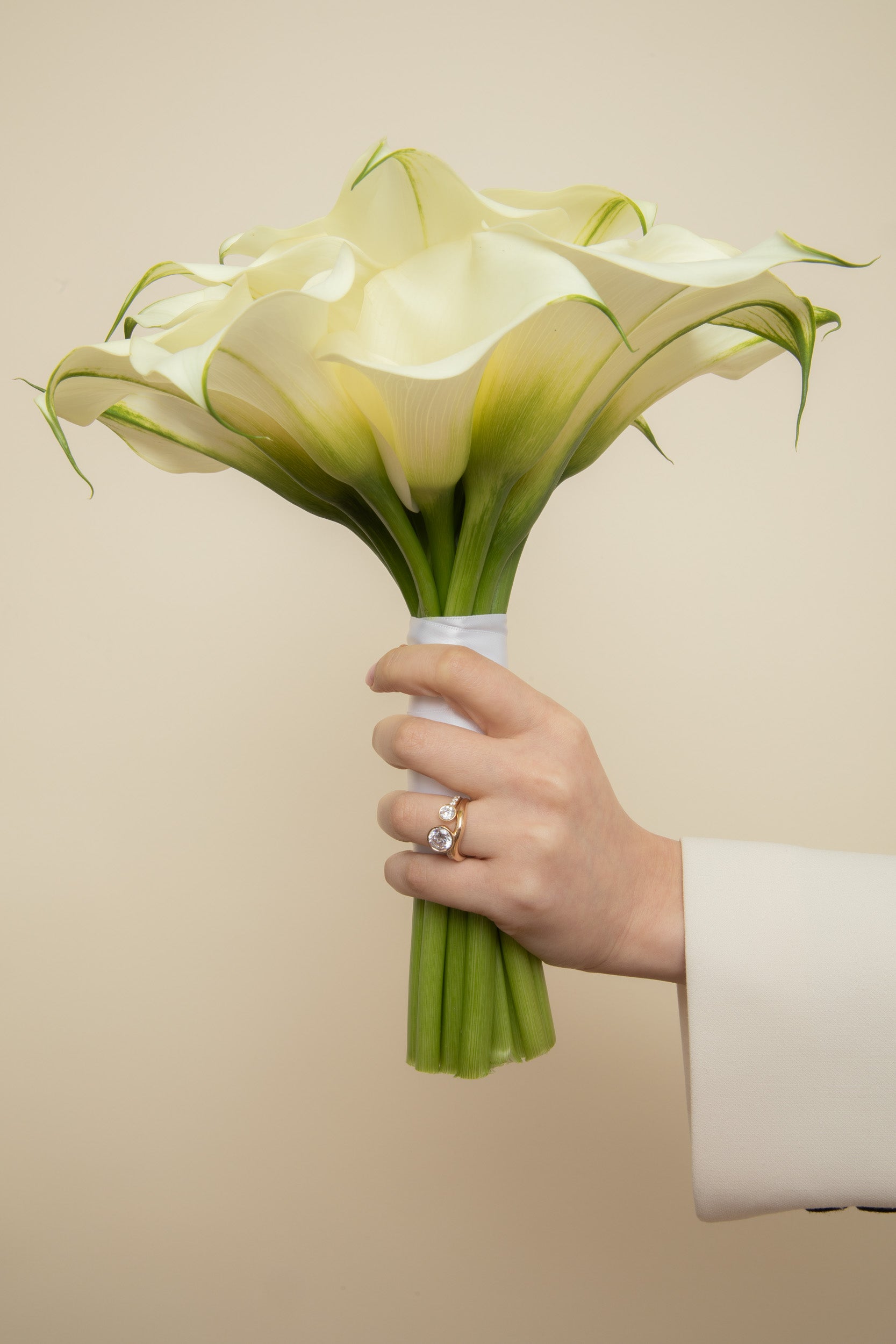 Solo Round Engagement Ring