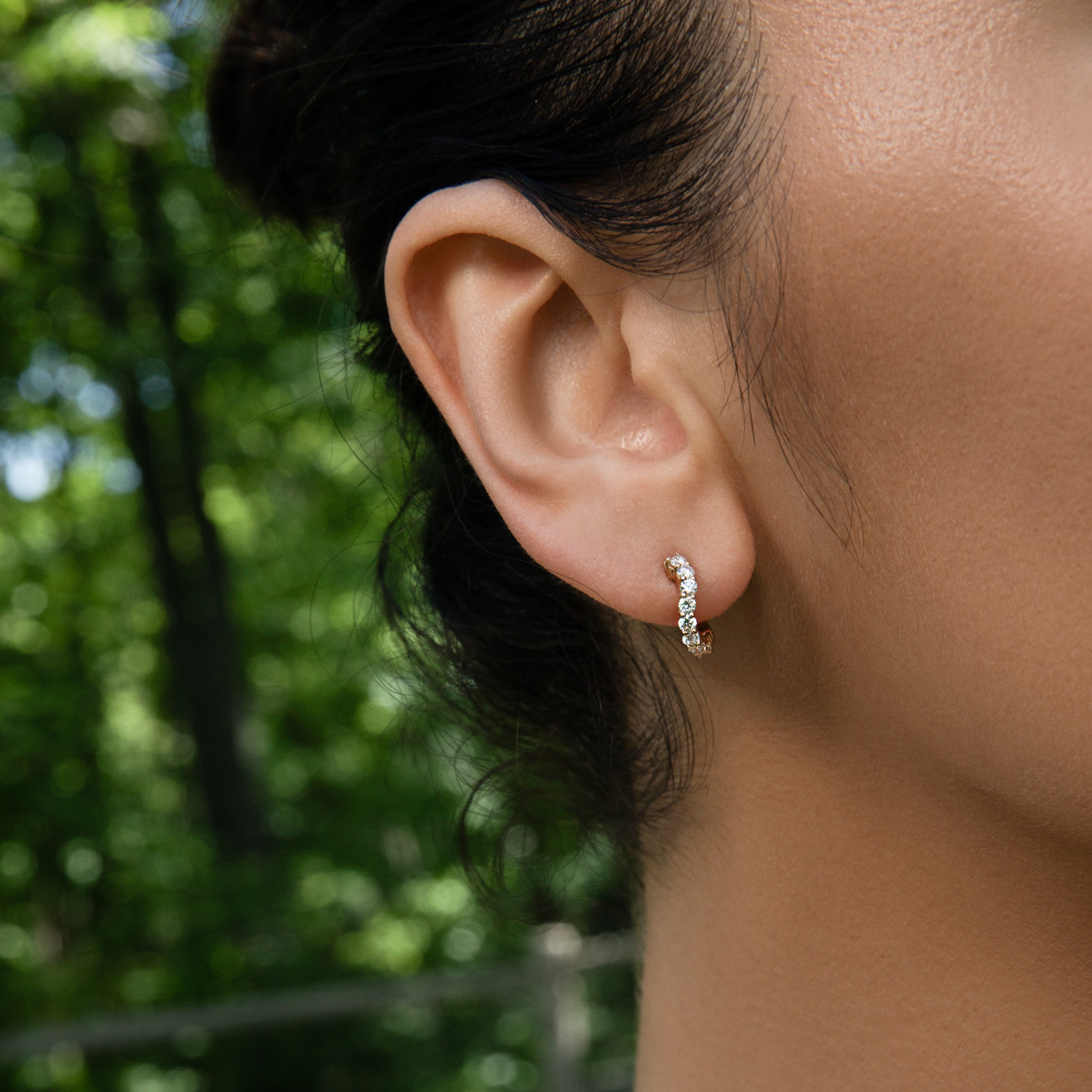 Double Prong Wave Hoop + Free Mini Round Diamond Charms
