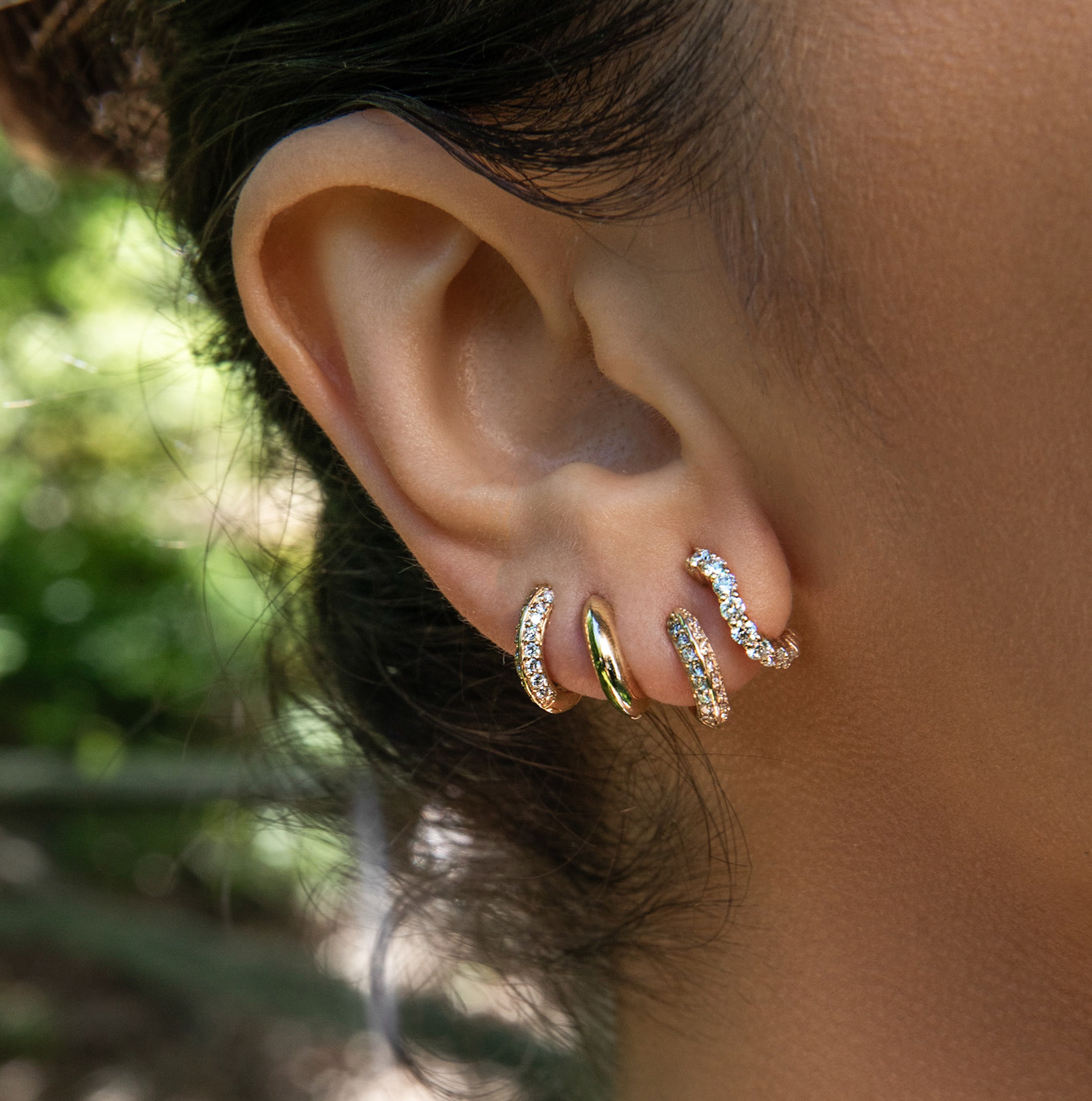 Double Prong Wave Hoop
