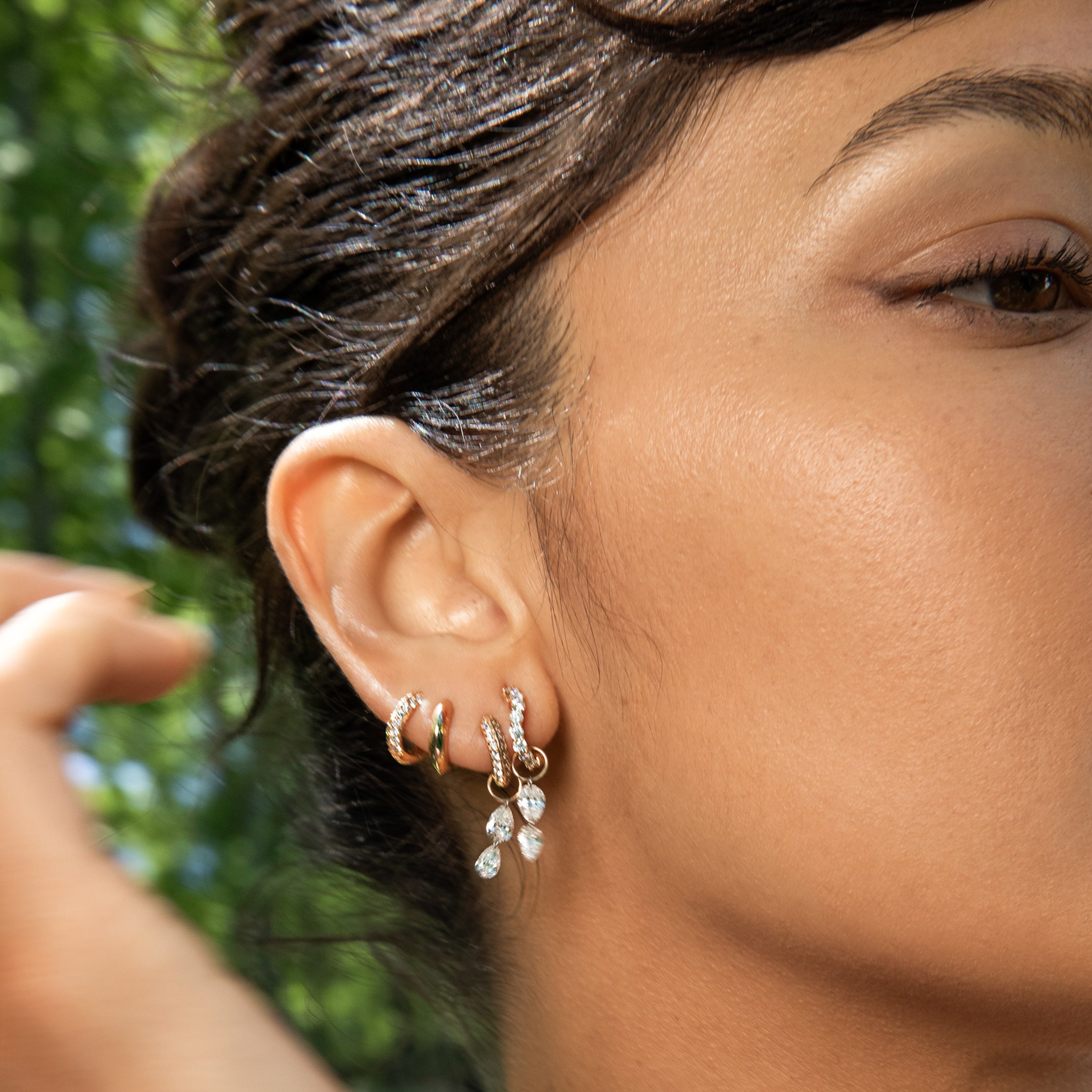 Double Prong Wave Hoop