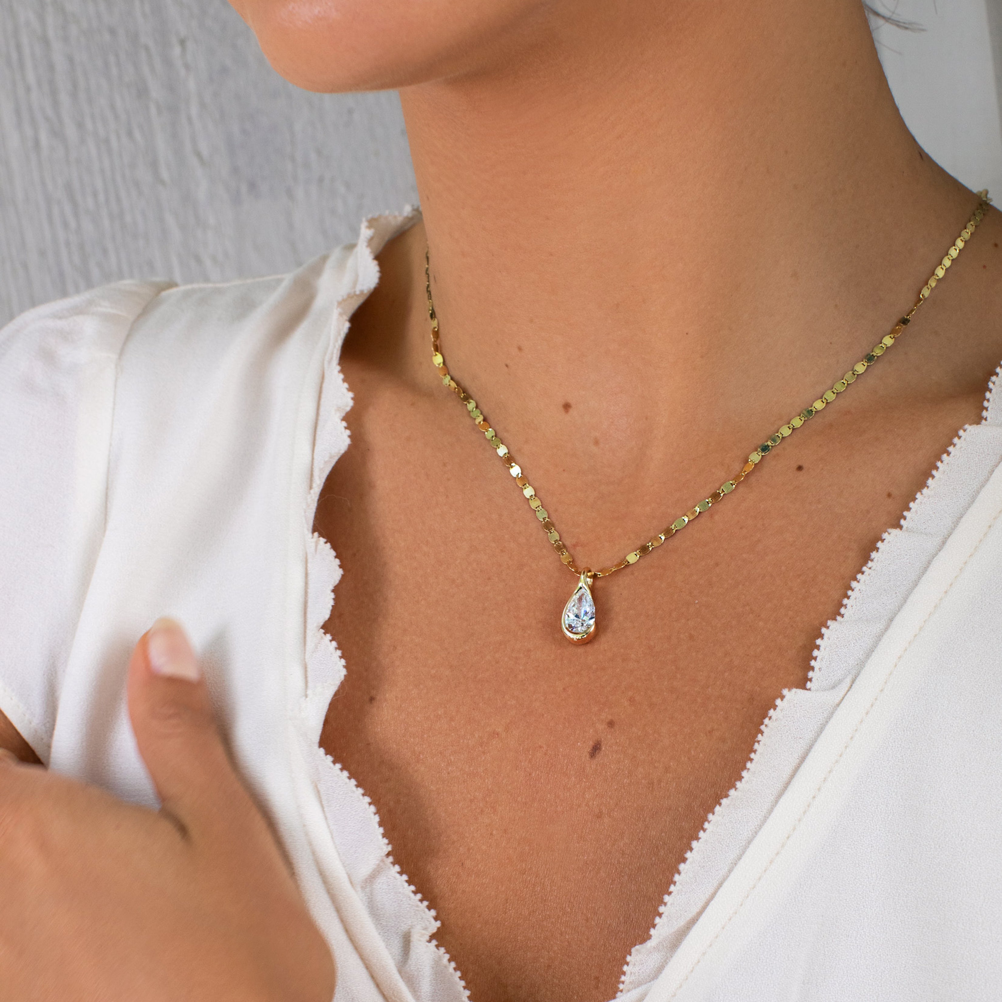 Droplet Pendant + Free Chain Necklace