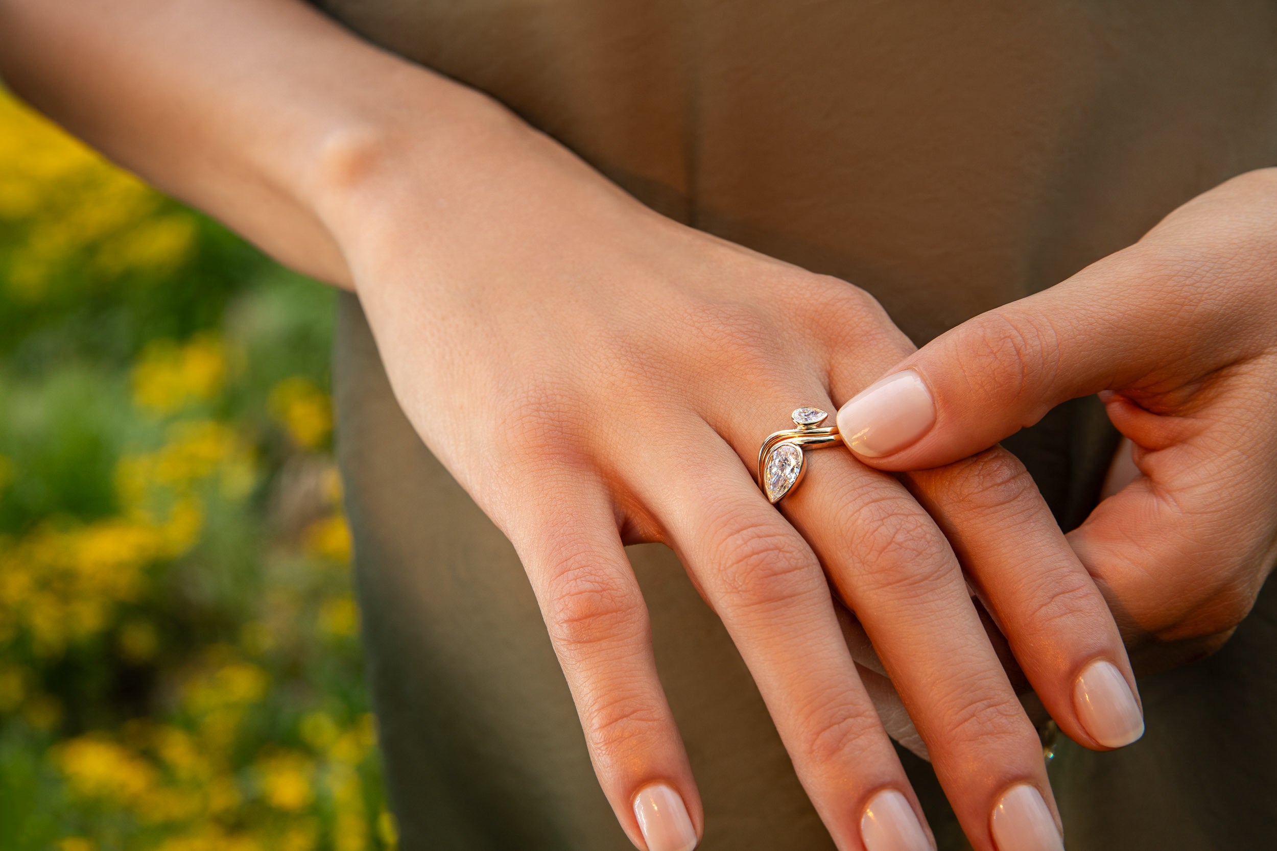 Large Pear Trace Ring