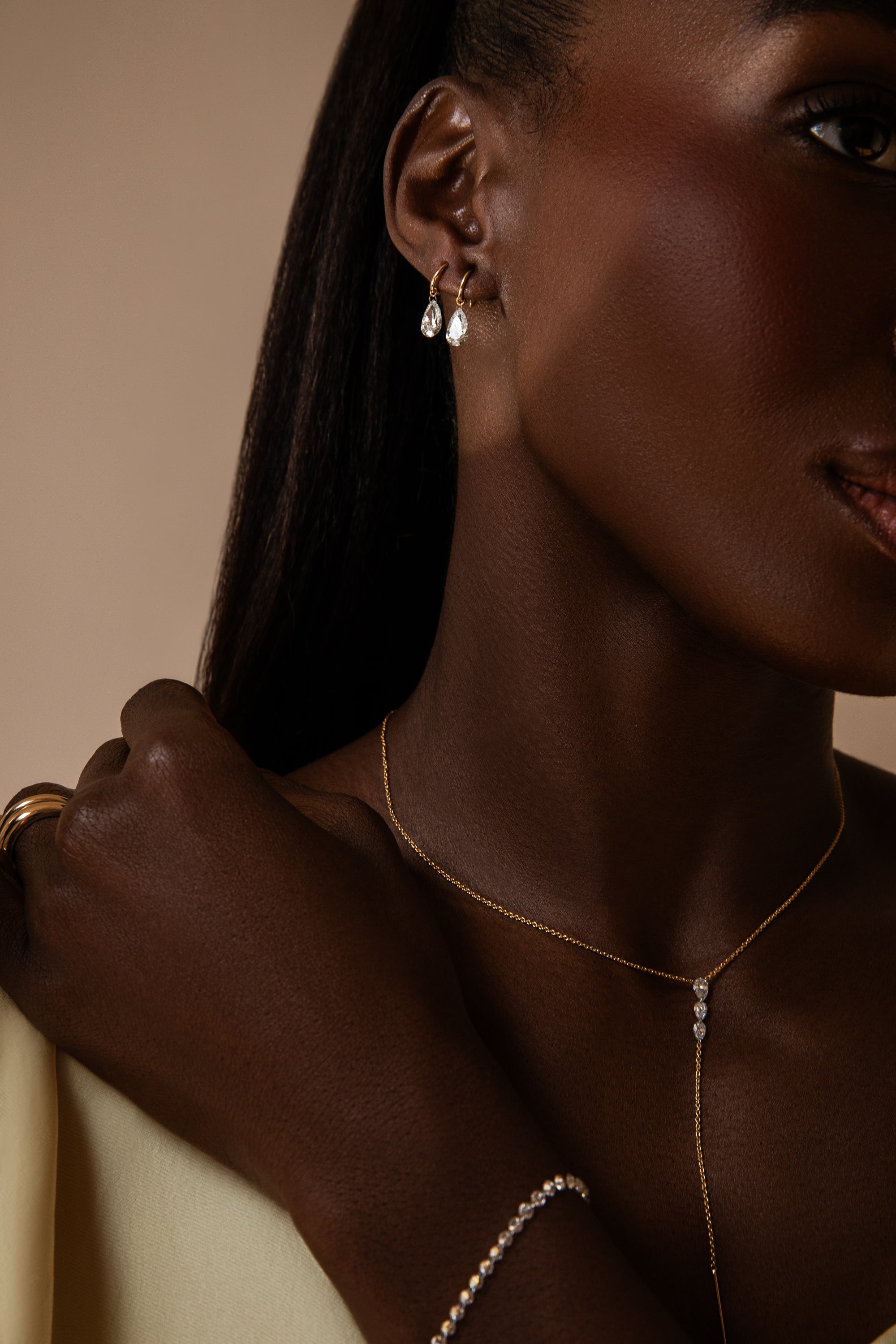 1 Carat Pear Pierced Diamond Earring