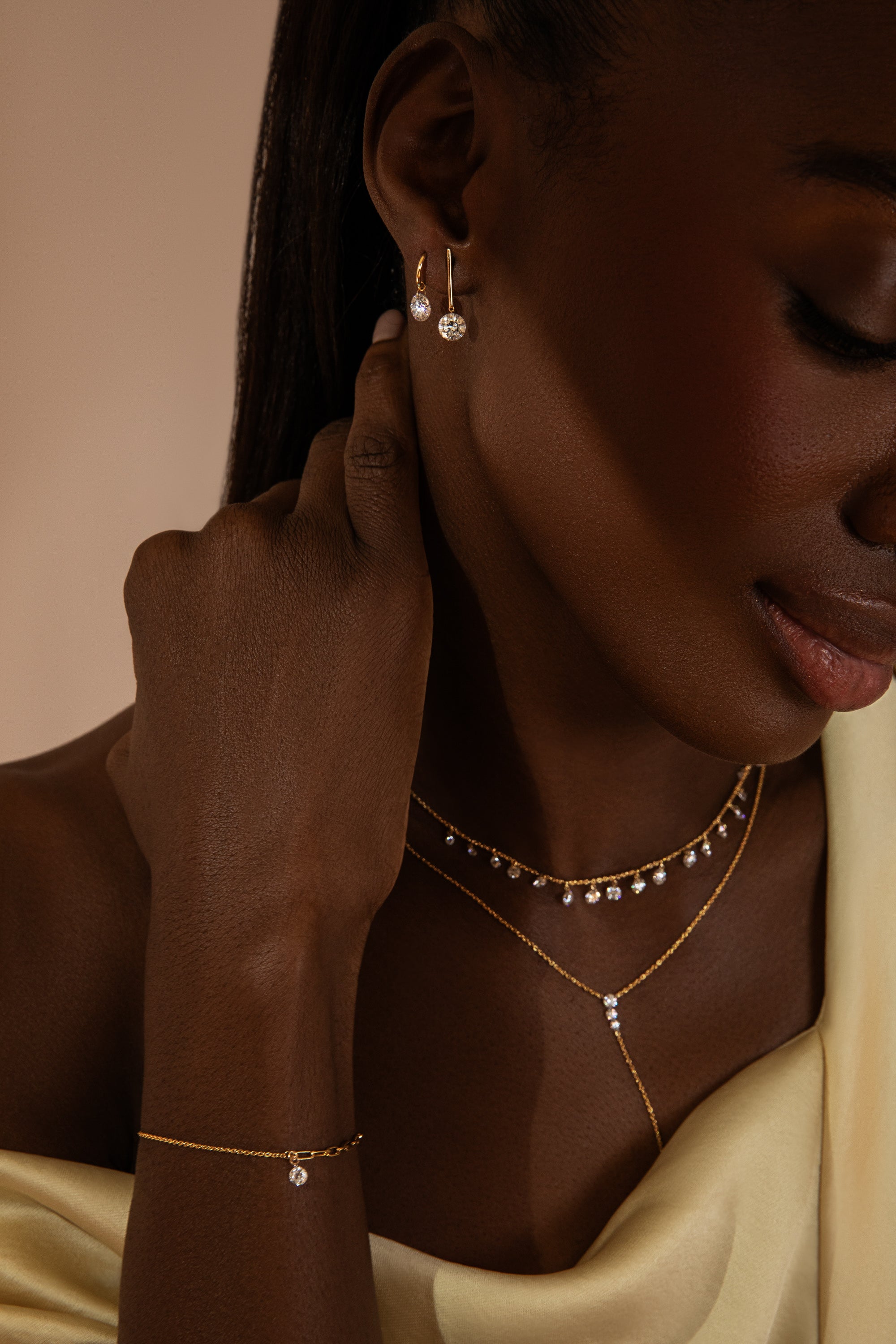 Graduating Pierced Diamond Necklace