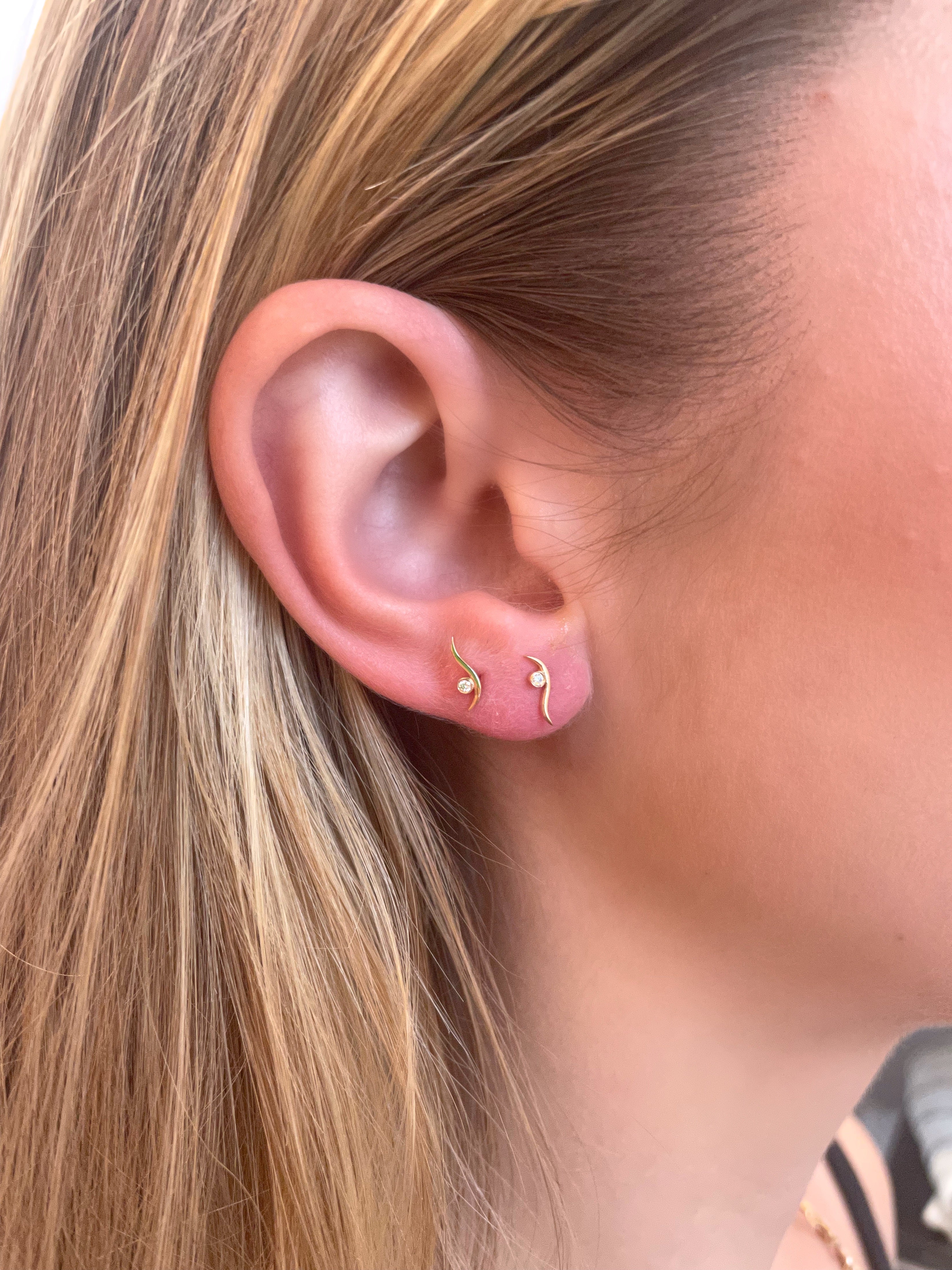 Balance Curve Stud