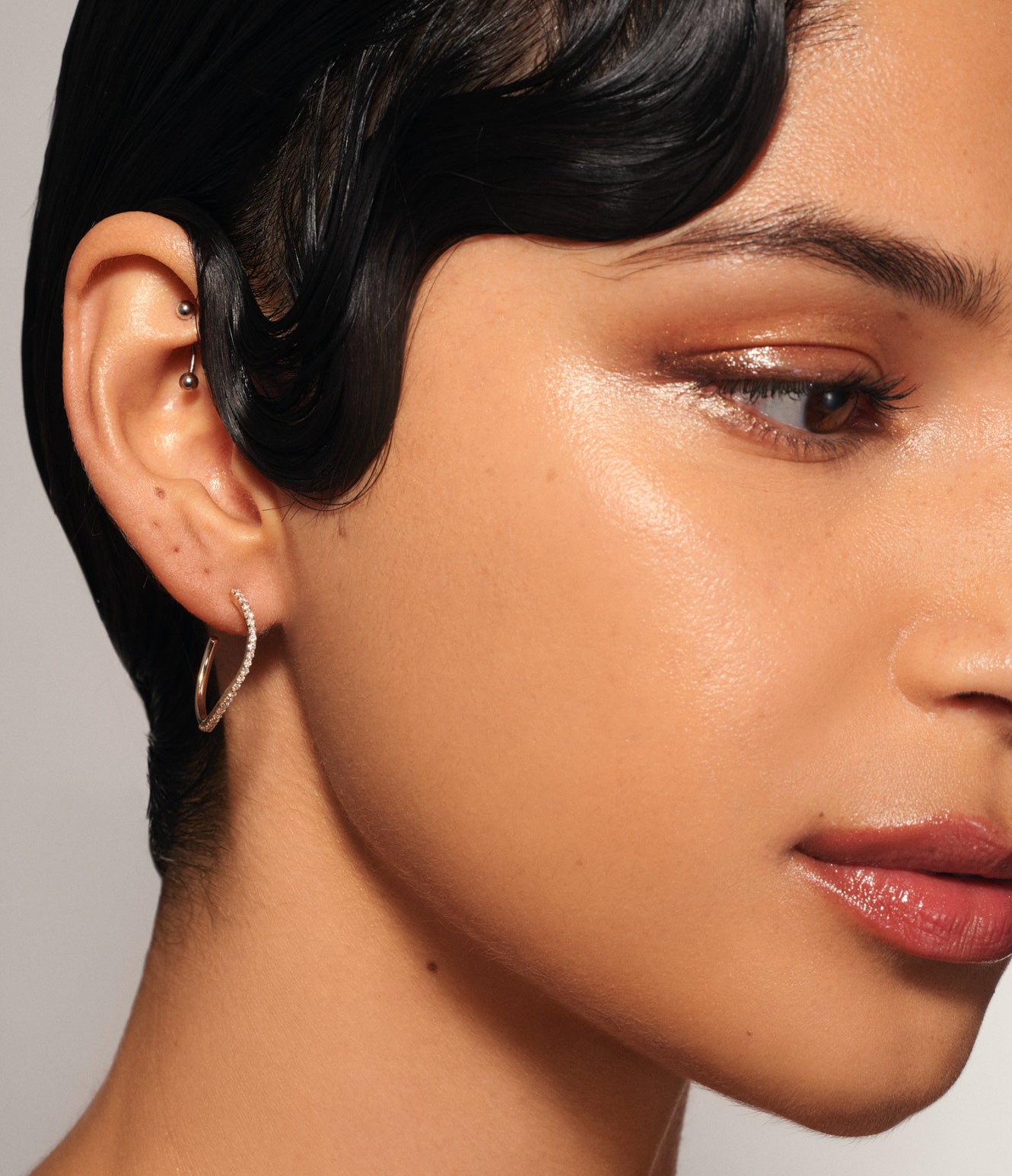 Medium Pave Sway Hoops