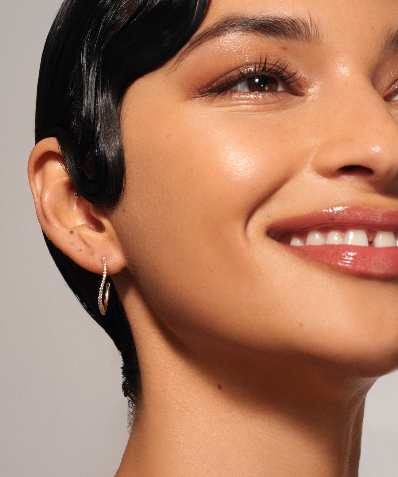 Medium Pave Sway Hoops