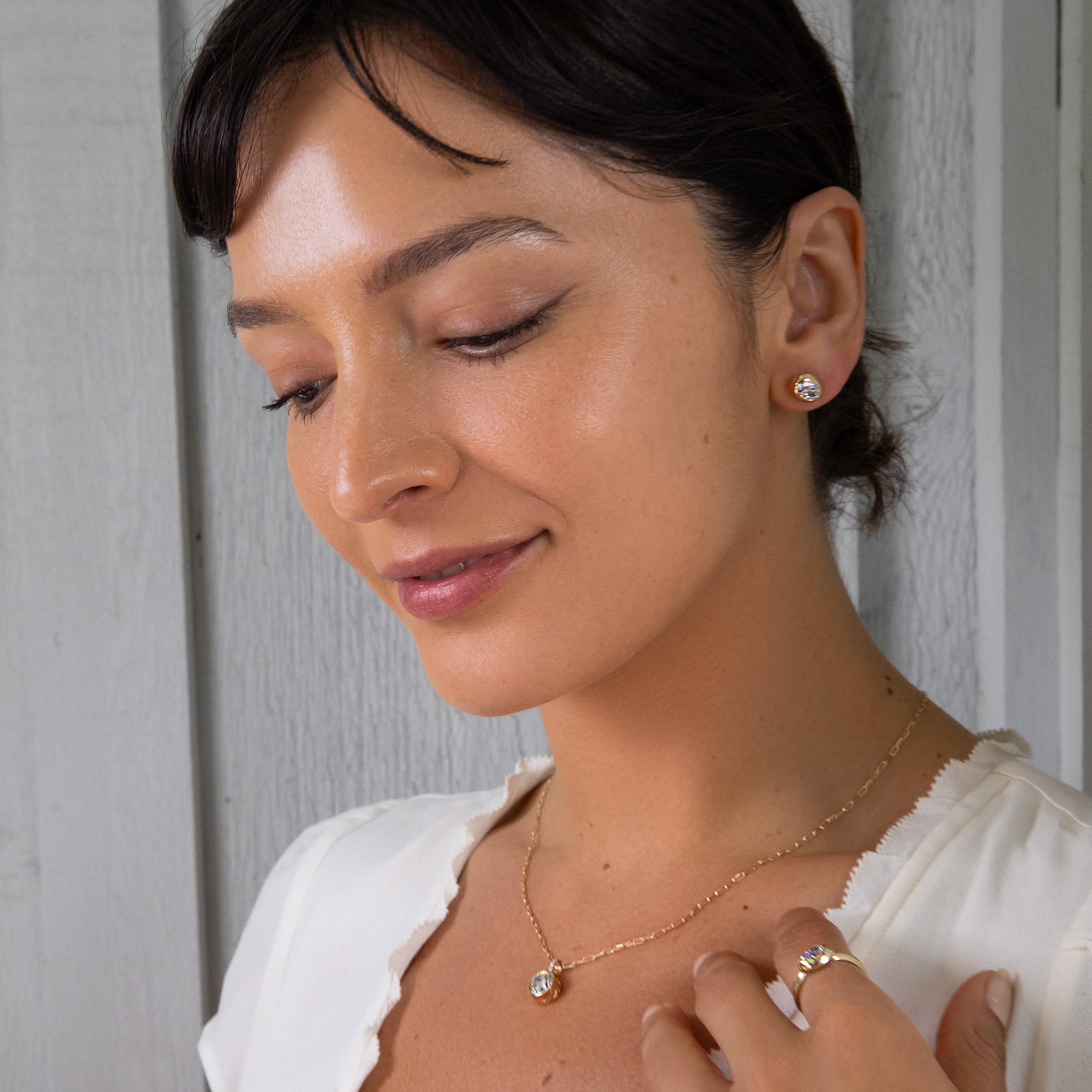 Round Pendant + Free Chain Necklace