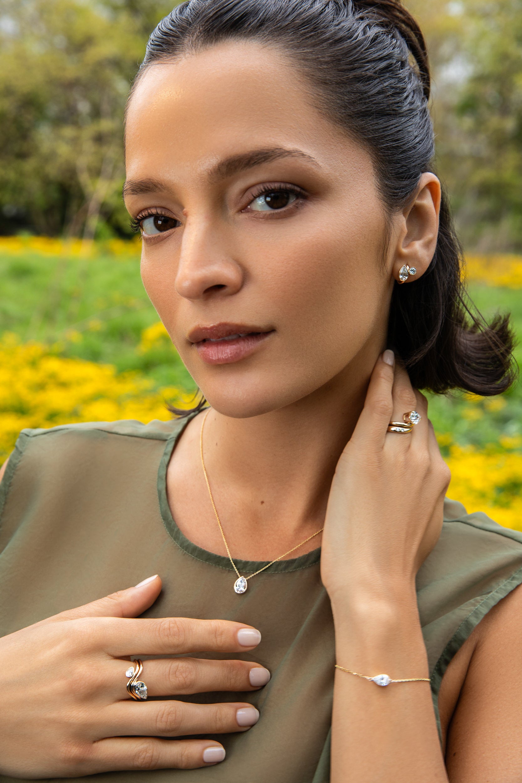 Large Pear Trace Ring