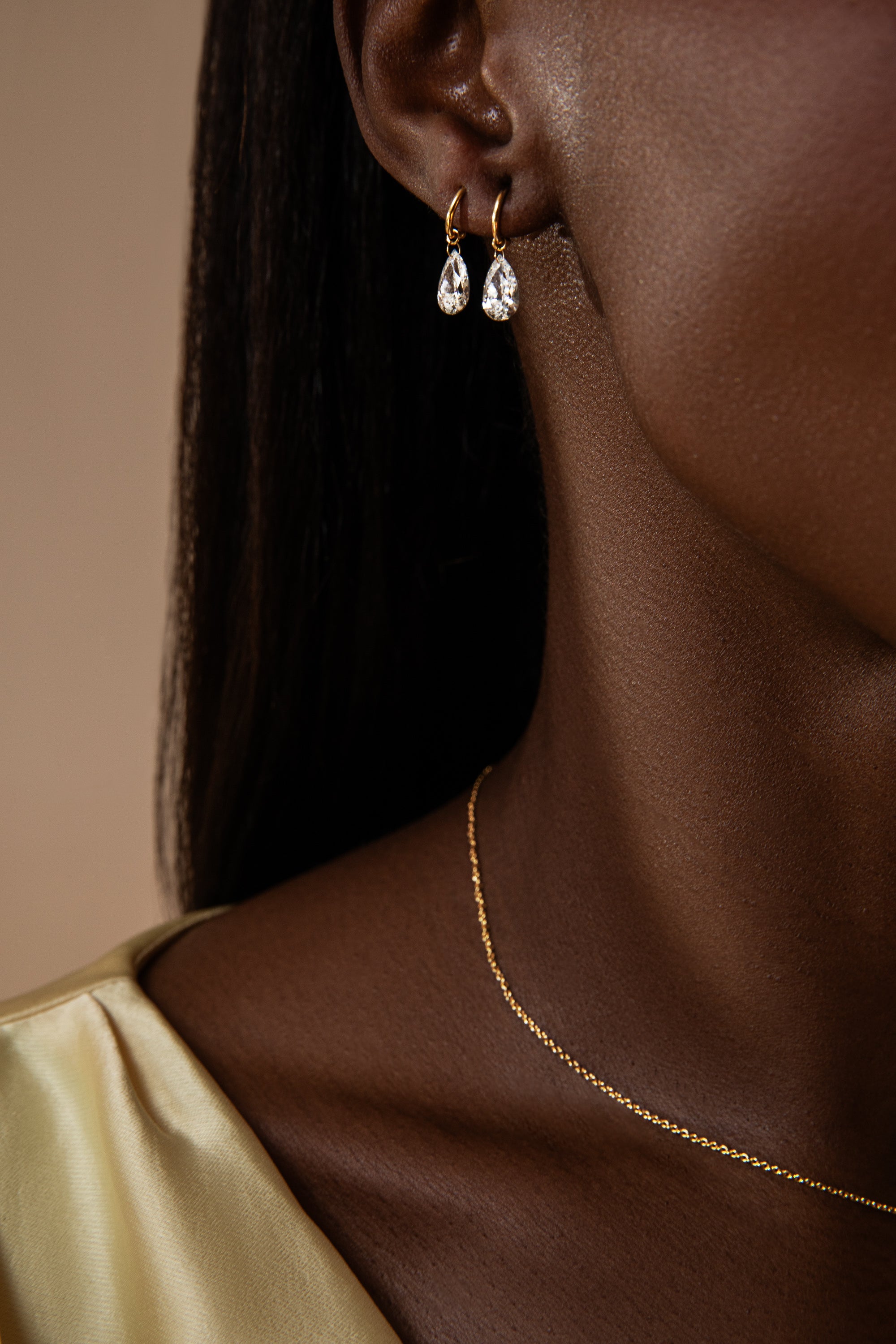 1 Carat Pear Pierced Diamond Earring