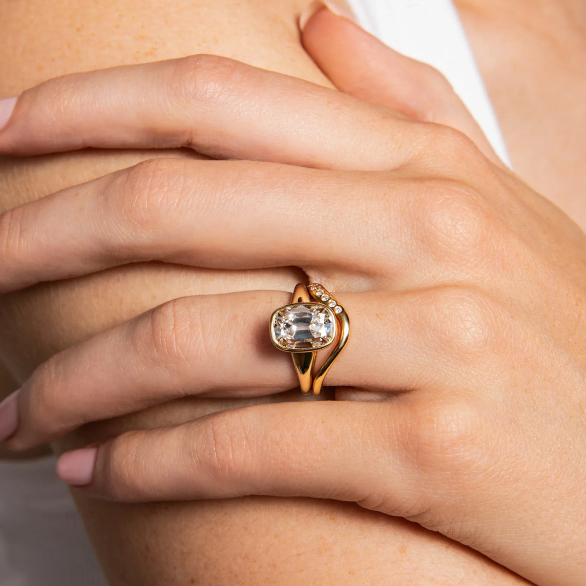 Blossom - Elongated Cushion, 2CT