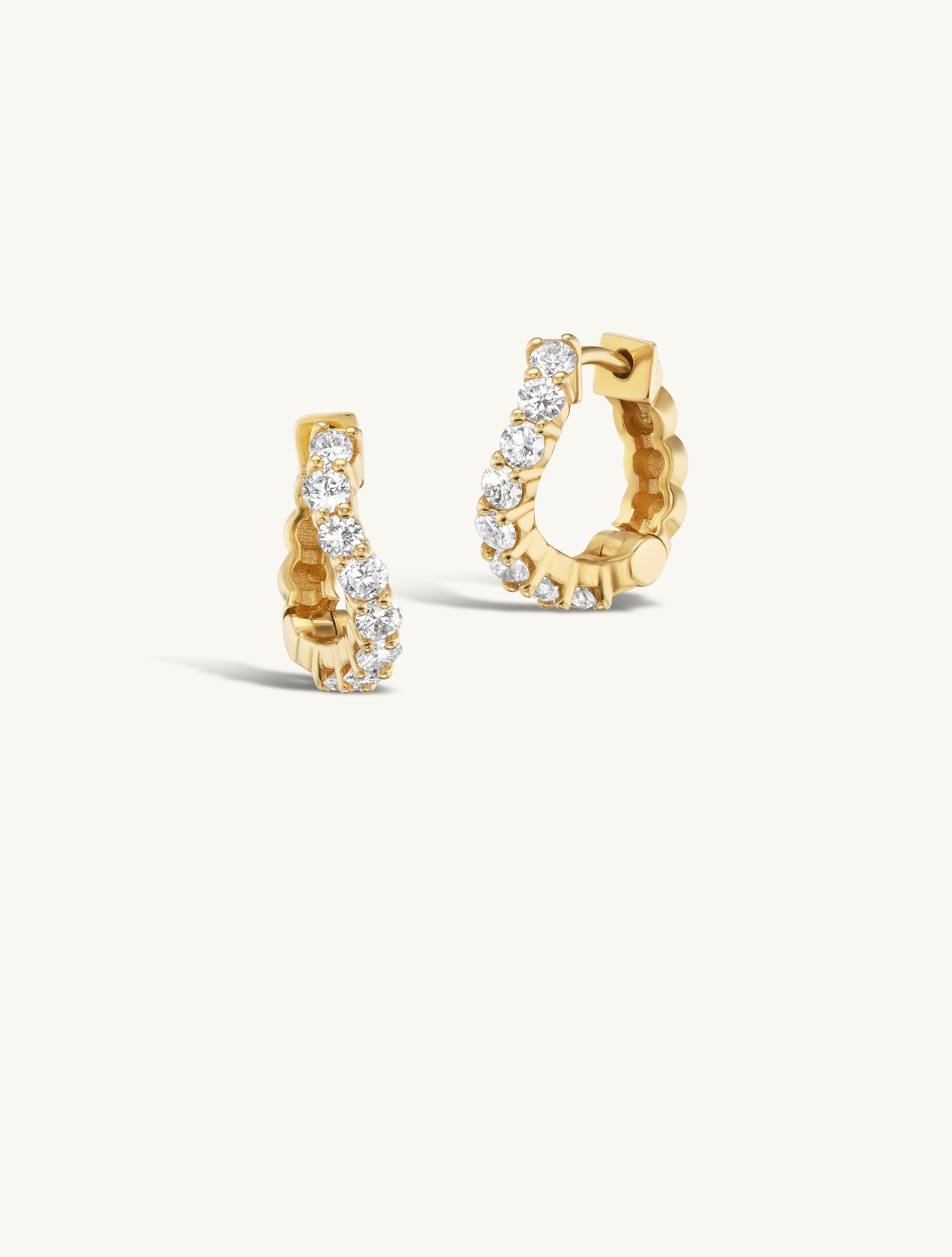 Double Prong Wave Hoop + Free Mini Diamond Charms