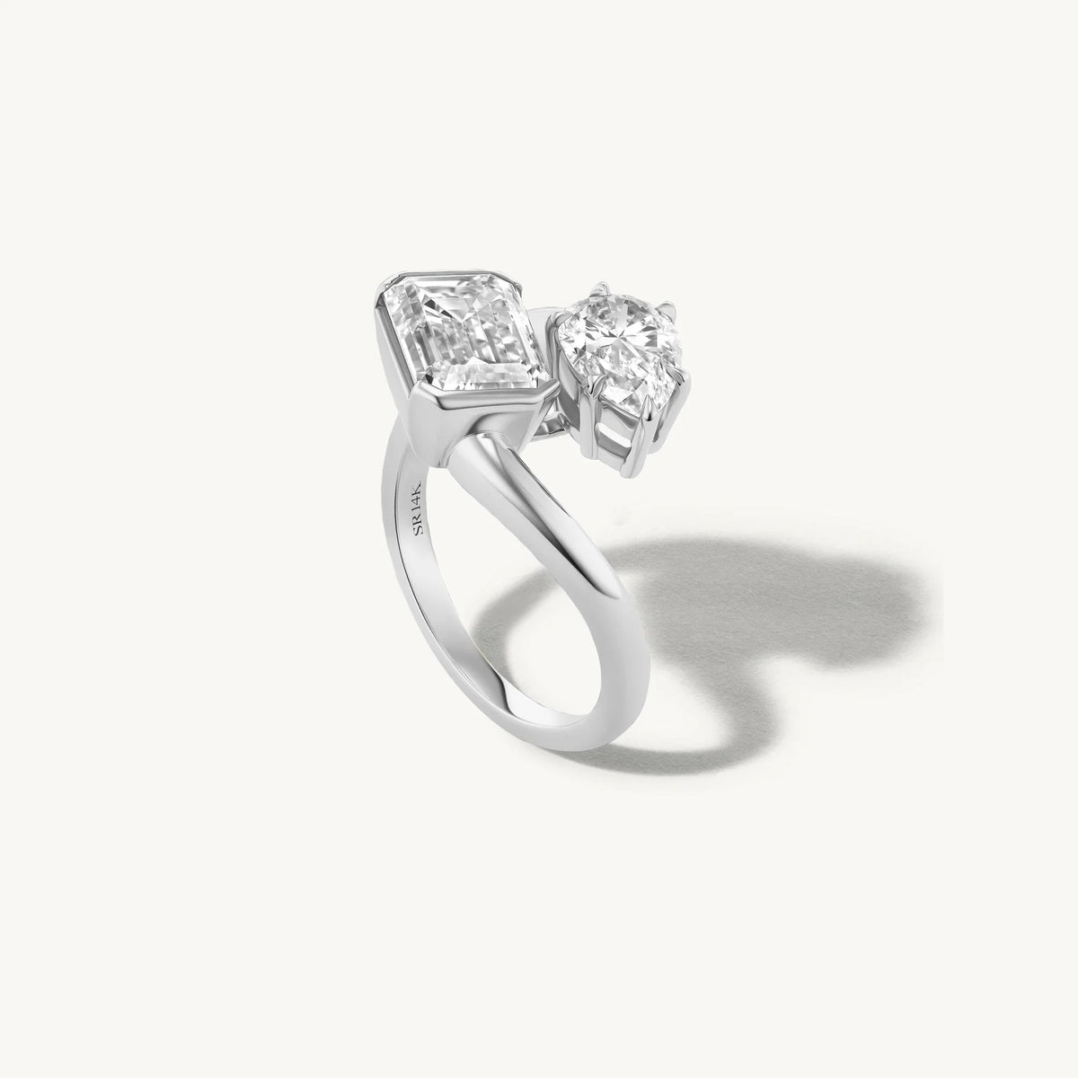 Pear Moi et Toi - Emerald, 2.5CT