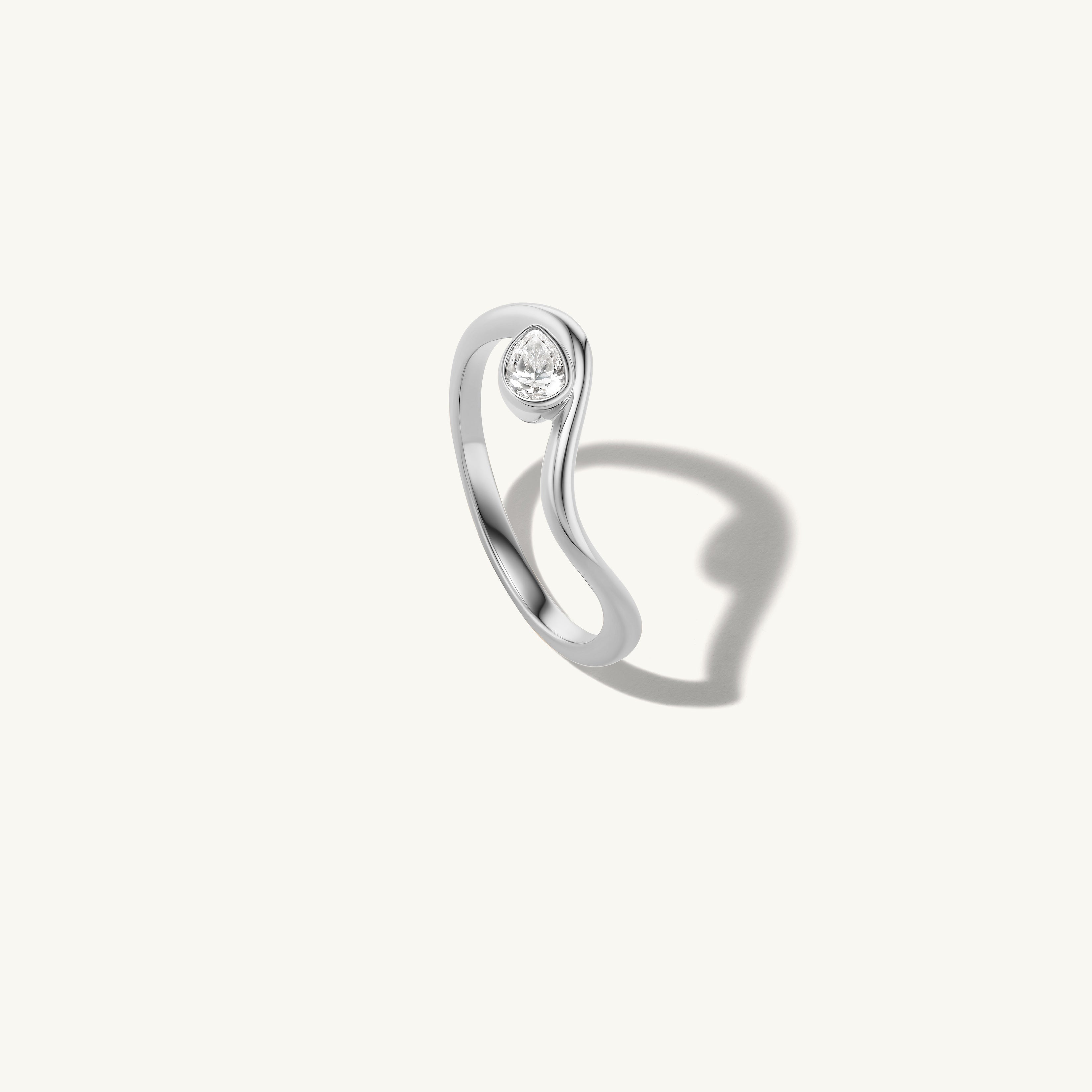 Small Pear Trace Ring