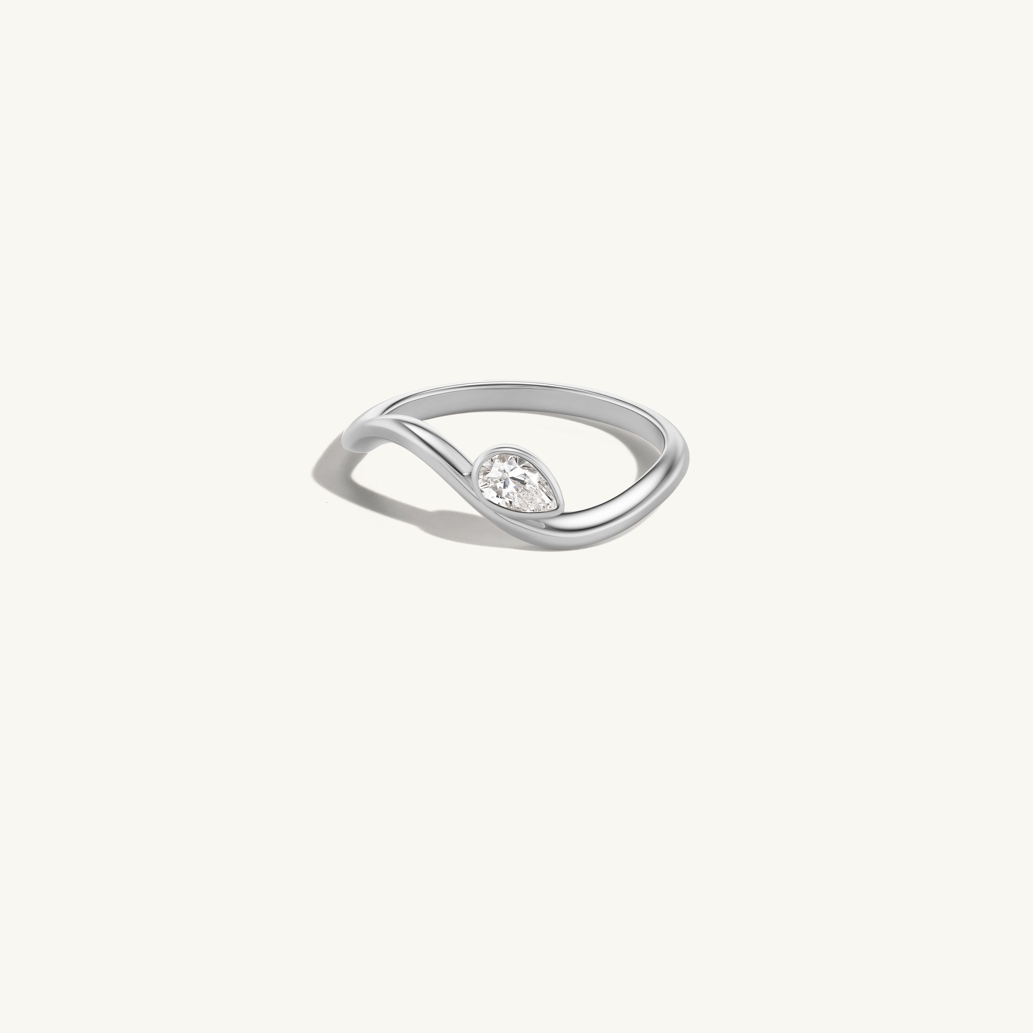 Small Pear Trace Ring
