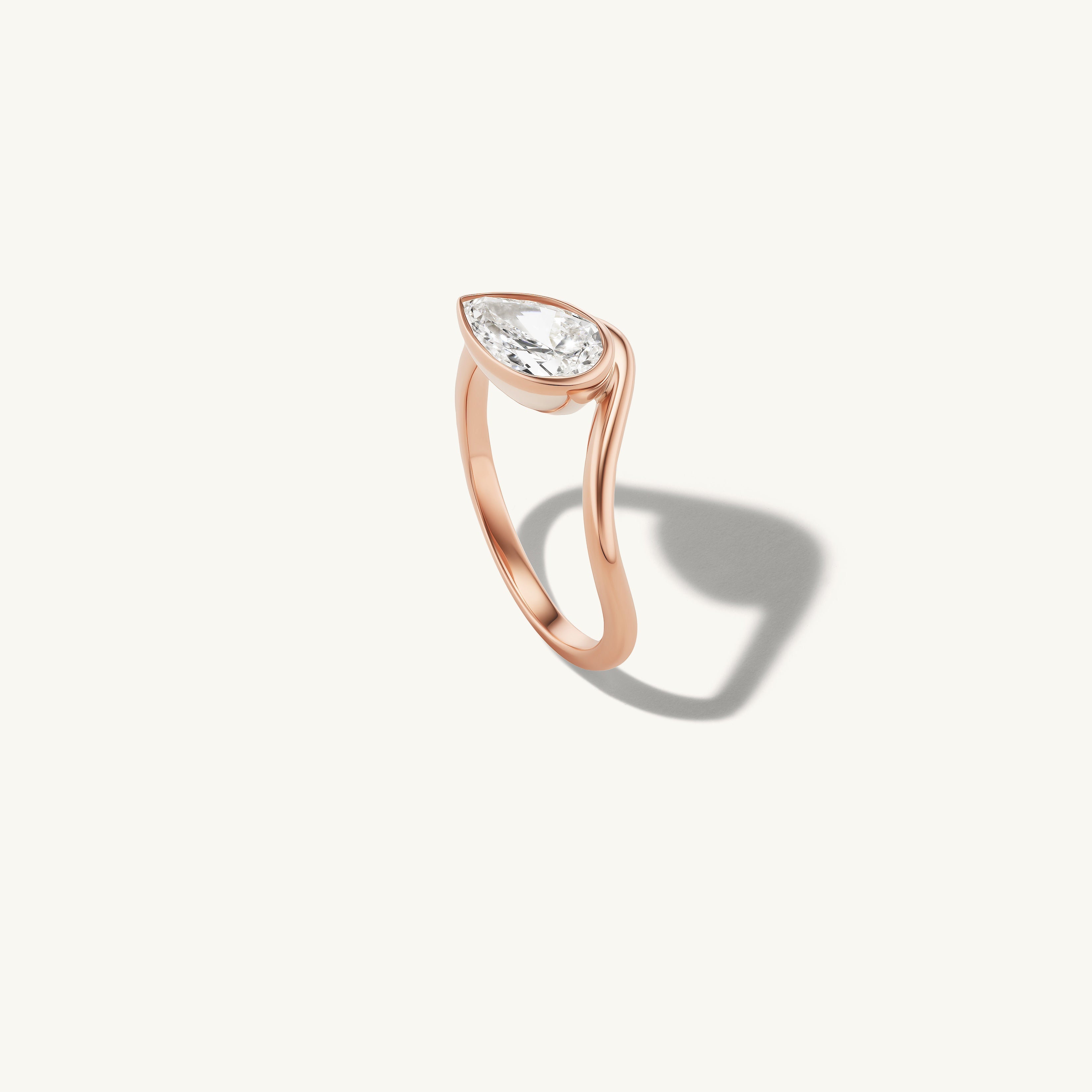 Large Pear Trace Ring