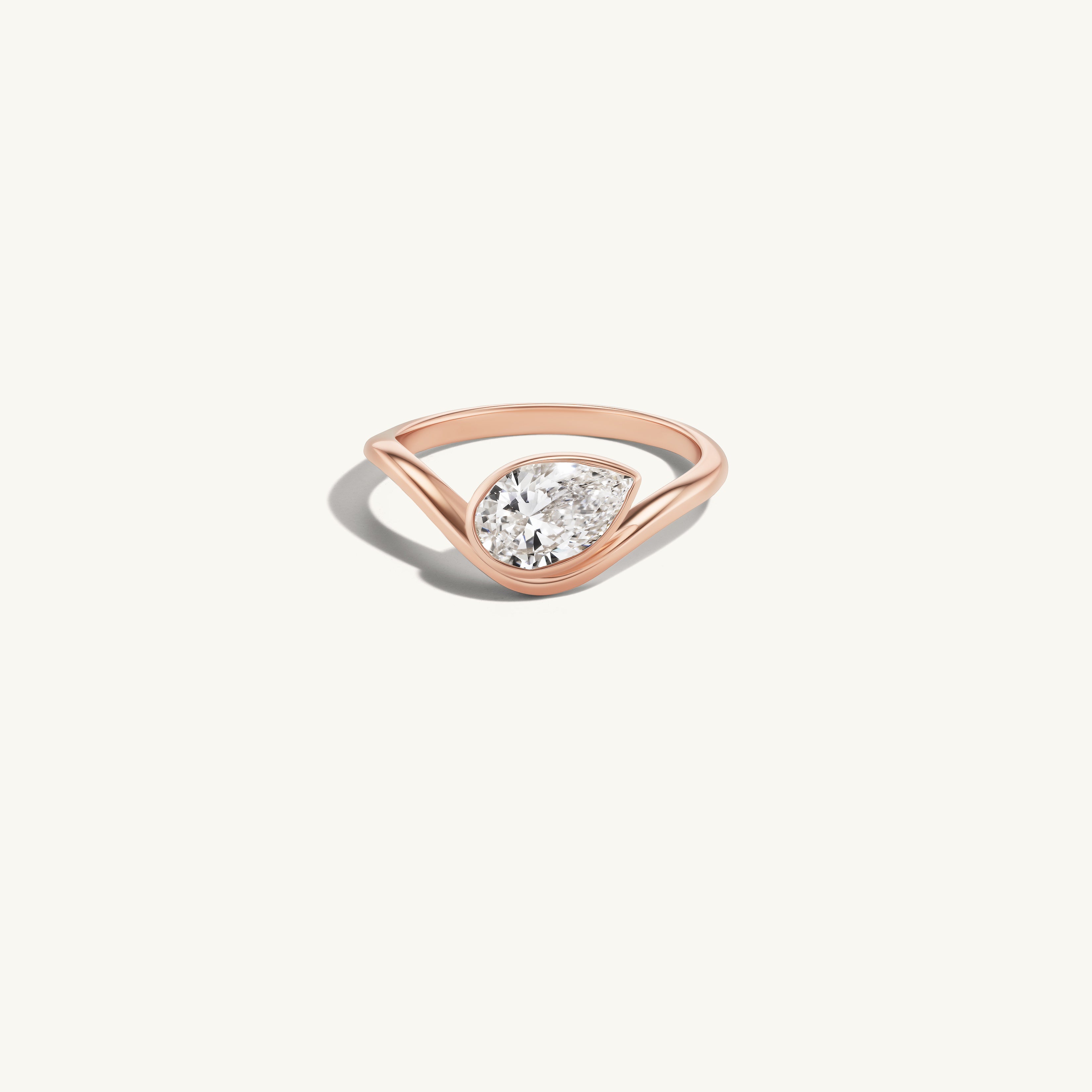 Large Pear Trace Ring