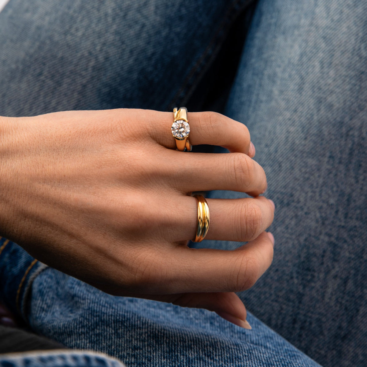 Crossover Round Pinky Ring