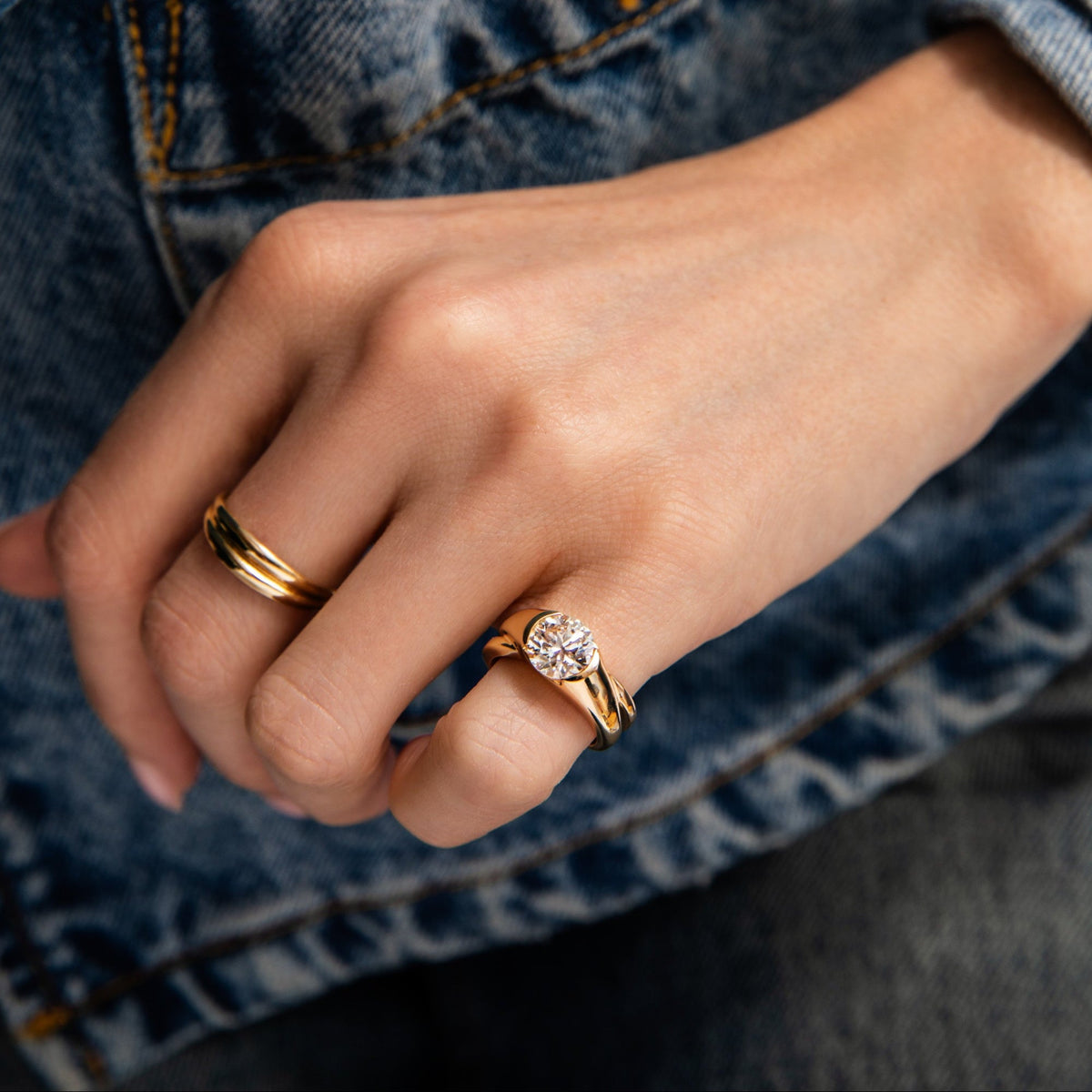 Crossover Round Pinky Ring