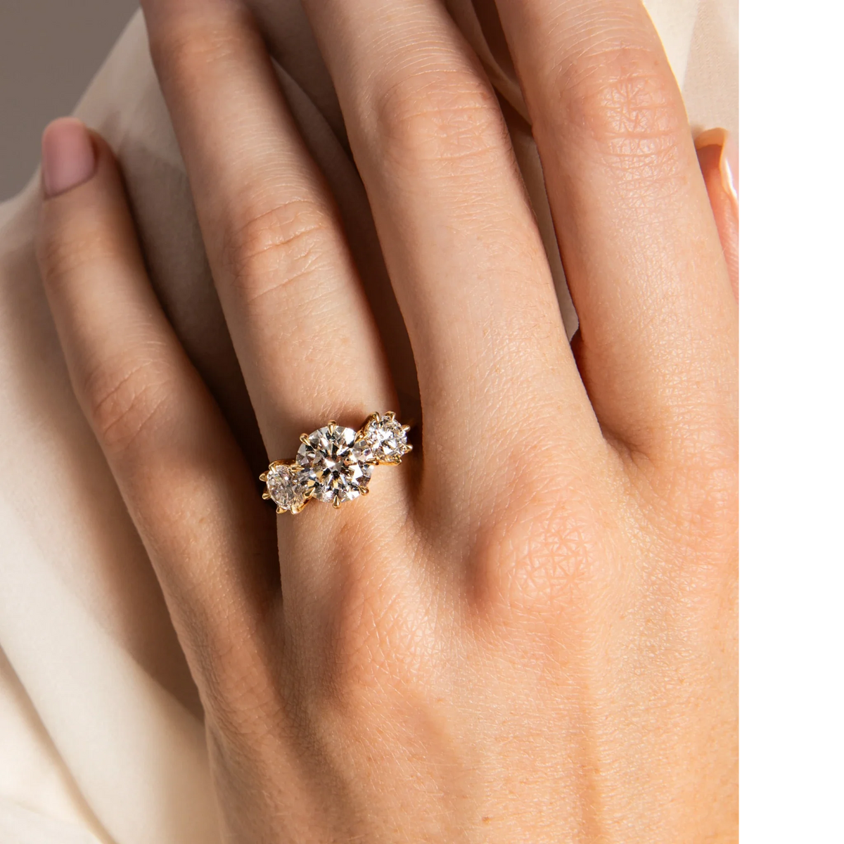 Trilogy - Round, 2.5CT