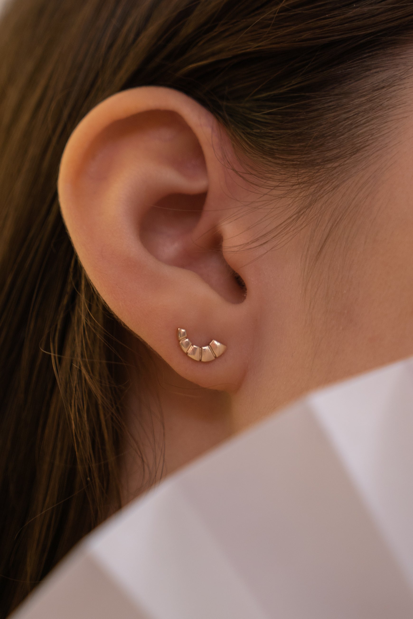 Ridged Crescent Stud